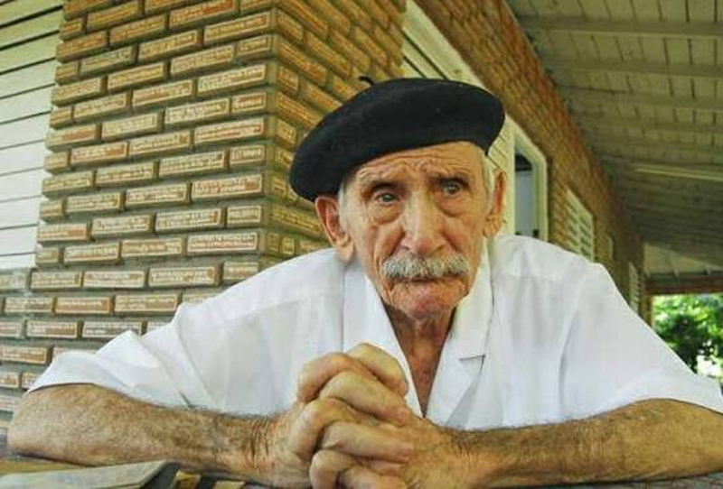 Tomás Álvarez de los Ríos: el hombre que convirtió su casa en un libro abierto