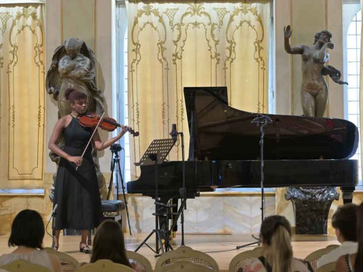 Jóvenes cubanas en la Accademia Musicale Chigiana