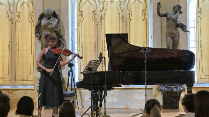 Jóvenes cubanas en la Accademia Musicale Chigiana