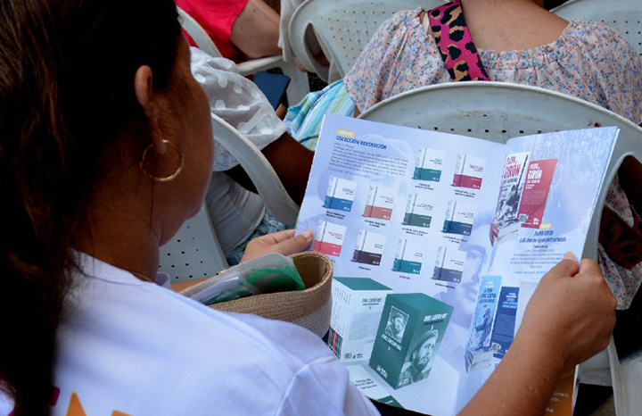 Presenta Editorial Ocean Sur obra “Colección Revolución»