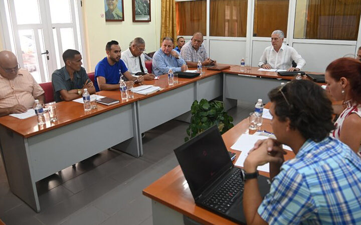 Recorrió Presidente cubano Empresa Eléctrica de La Habana y otras instalaciones