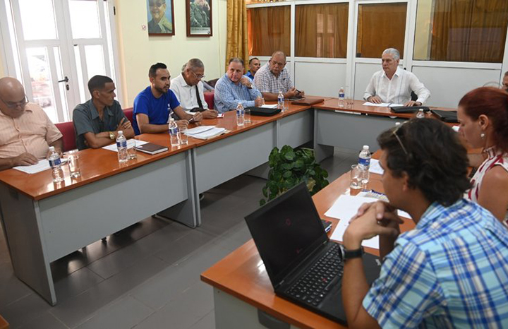 Recorrió Presidente cubano Empresa Eléctrica de La Habana y otras instalaciones
