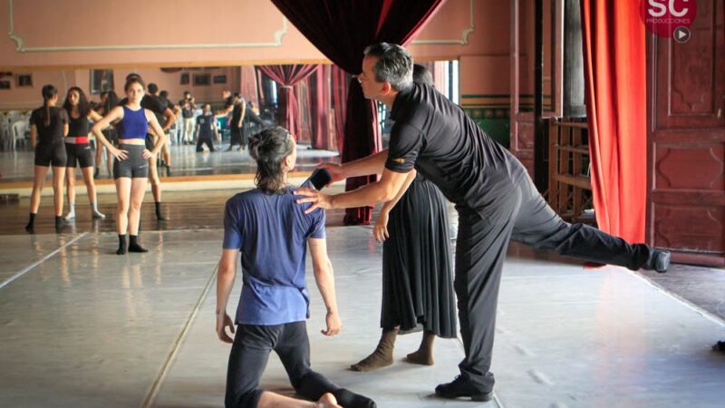 Intecambian integrantes del Ballet de Camagüey con prestigioso coreógrafo estadounidense