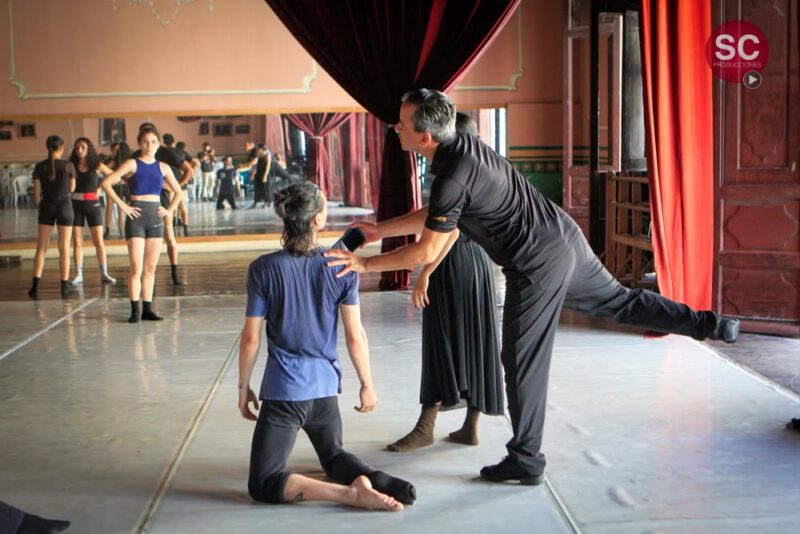 Intecambian integrantes del Ballet de Camagüey con prestigioso coreógrafo estadounidense