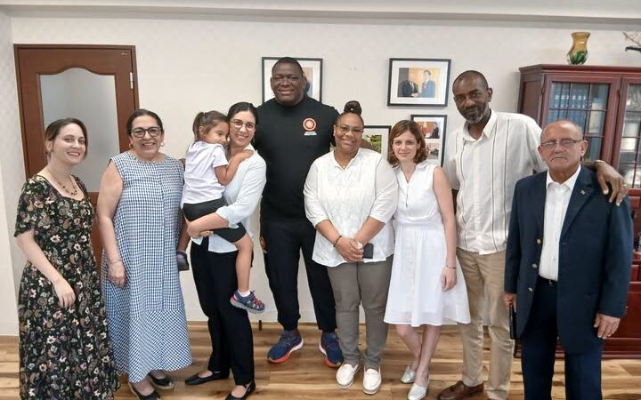 Embajada de Cuba en Japón recibe a Mijaín López