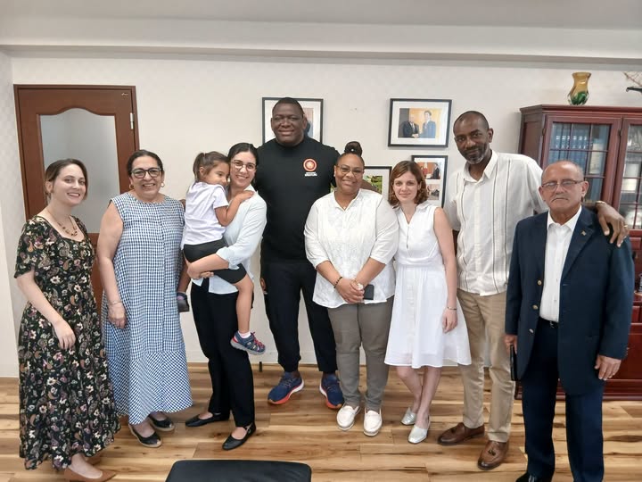 Embajada de Cuba en Japón recibe a Mijaín López