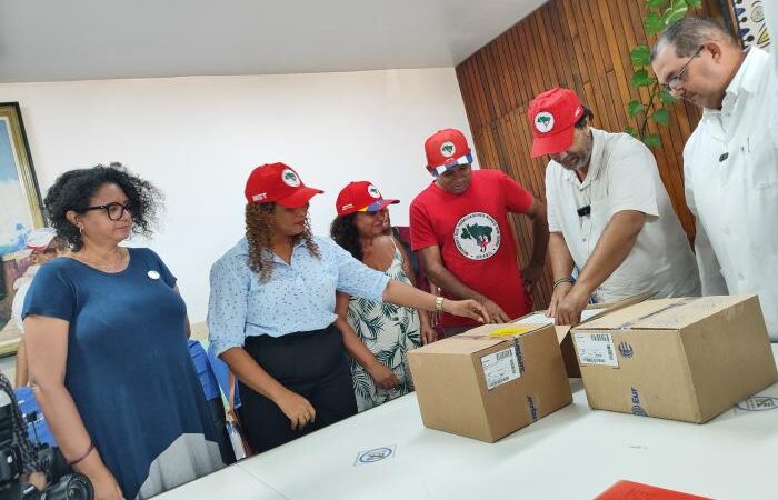 Movimiento Sin Tierra de Brasil entrega donativo de medicamentos en hospitales cubanos