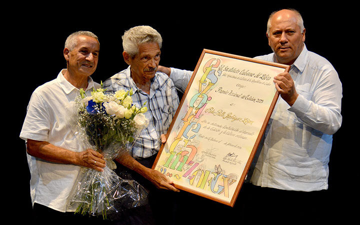 Recibe Pedro Pablo Rodríguez Premio Nacional de Edición 2025