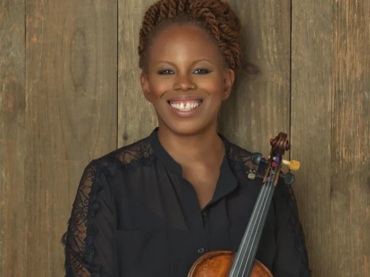 Un lugar en el aire, la violinista Regina Carter