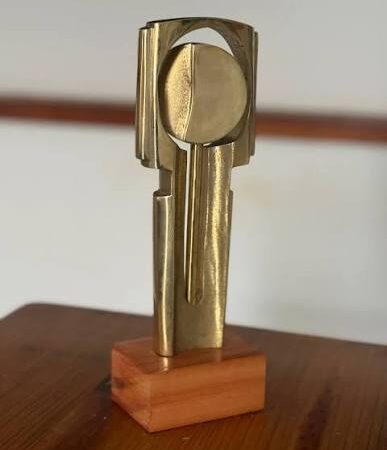 Otorgan Premio Benedetti a las Abuelas de Plaza de Mayo y a Silvio Rodríguez