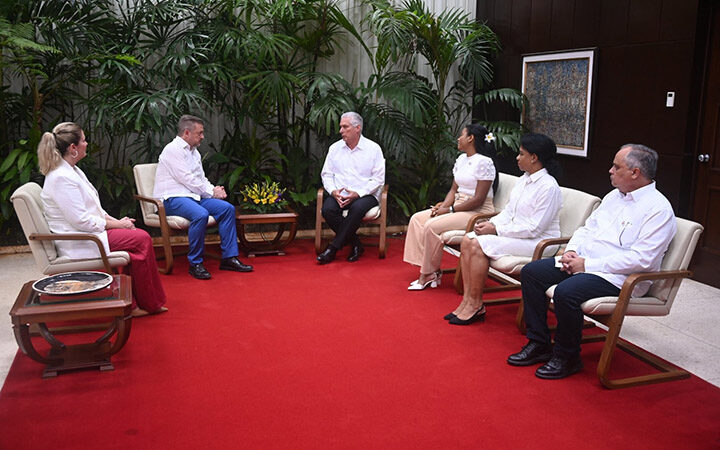 Recibe Presidente cubano a directivos del Comité Paralímpico Internacional