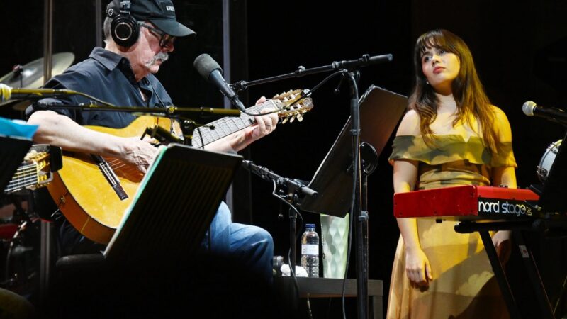 Exitoso concierto en Barcelona del cantautor cubano Silvio Rodríguez