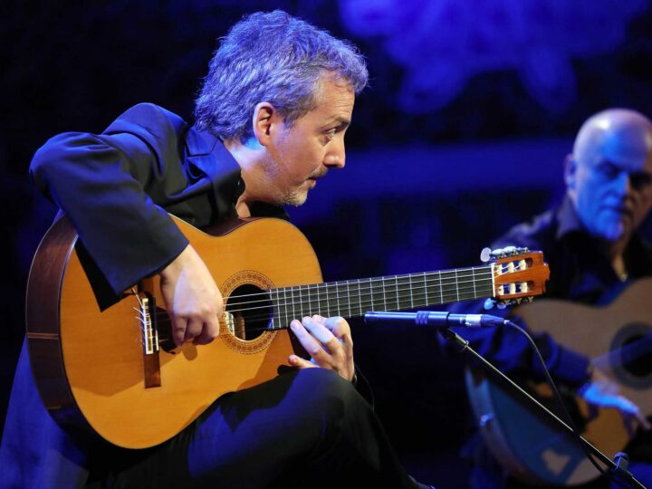 Tiempo de guitarra con el español Pedro Javier González