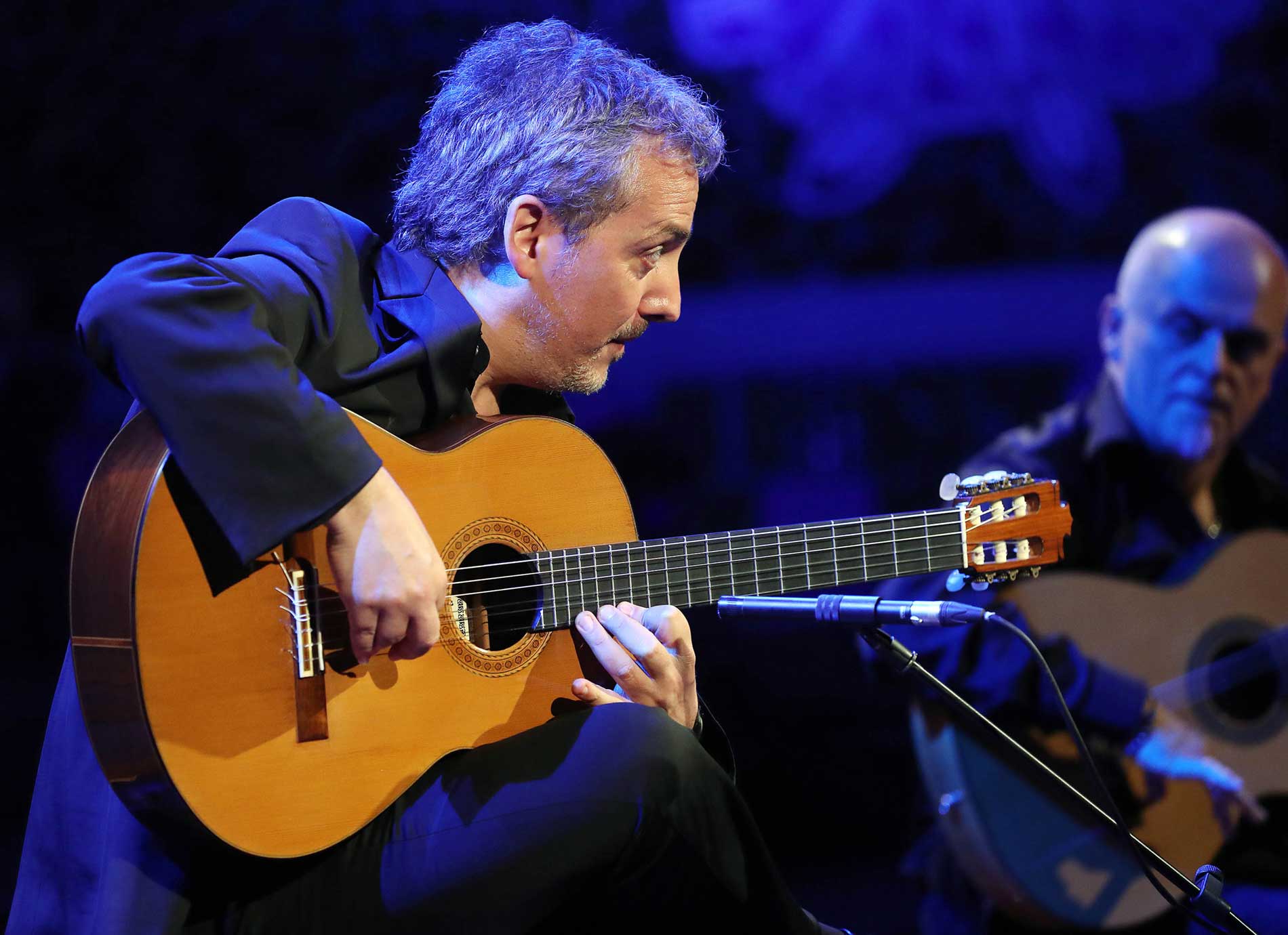 Tiempo de guitarra con el español Pedro Javier González