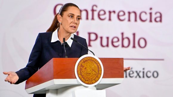 Sheinbaum desmiente versiones sobre contratación de médicos cubanos