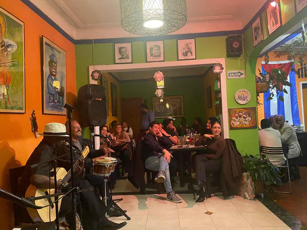 Arte y cubanía protagonizaron encuentro cultural en la capital colombiana