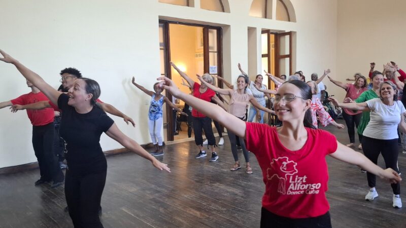 Bailar rejuvenece, por eso regresamos a la danza
