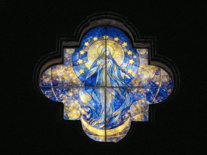 La Madonna Luminosa de La Habana