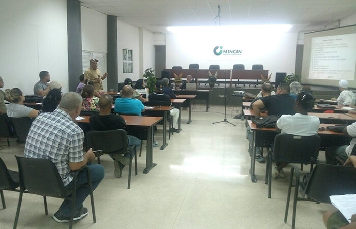 Apuesta Comercio Interior por mercados de barrio para estabilizar precios