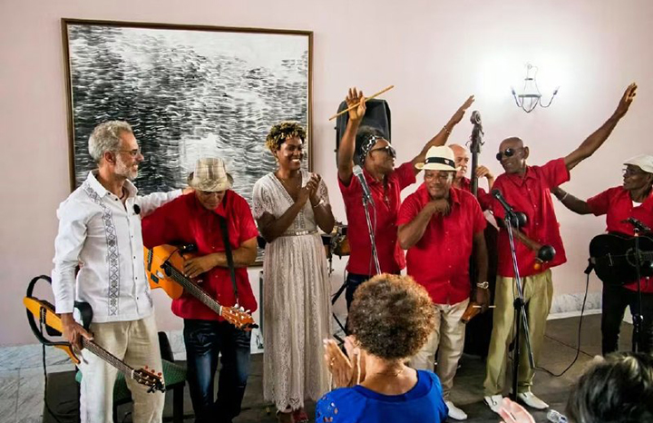 Un puente cultural entre Suiza y Cuba