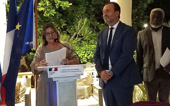 Francia distingue la labor de Susana Molina en favor del cine y la cultura