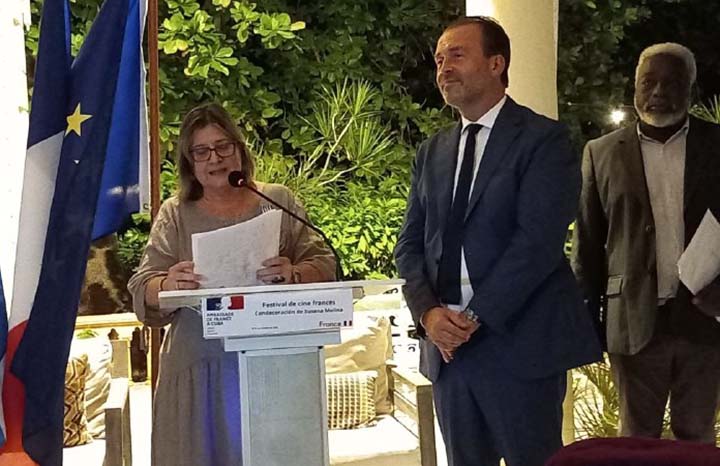 Francia distingue la labor de Susana Molina en favor del cine y la cultura