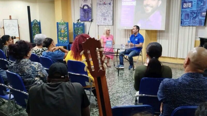Encuentro con Yasel Toledo Garnache en el Pabellón Cuba